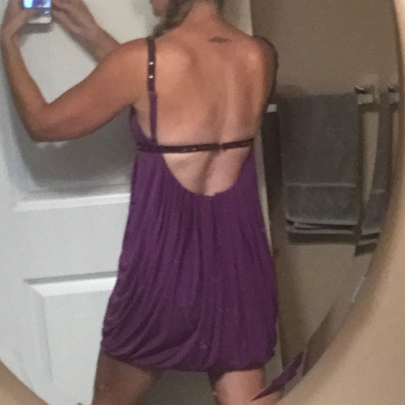 Pretty in purple dress - Picture 7 of 8